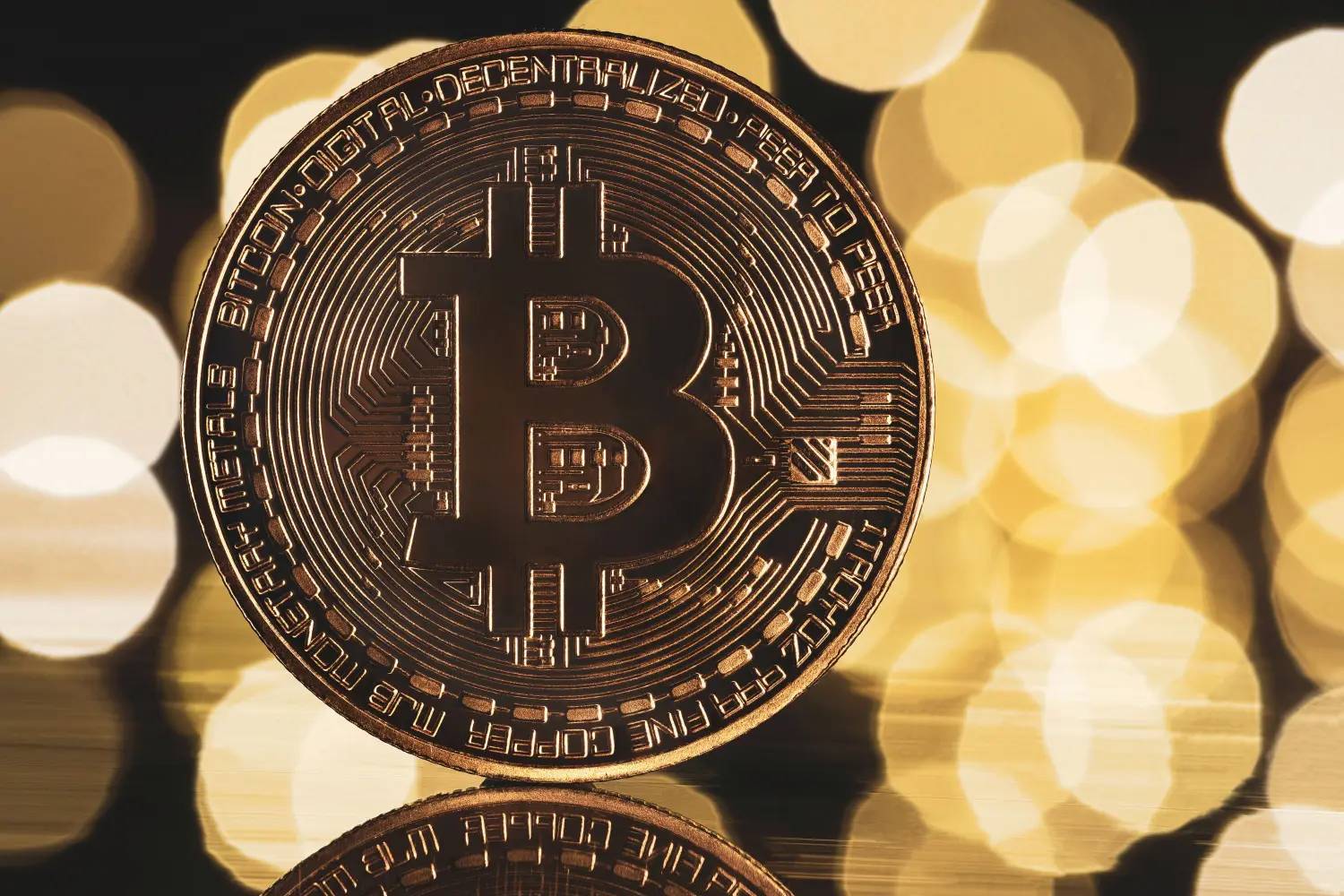 Giá Bitcoin vượt 82.000 USD nhờ dòng tiền ETF, SUI bật tăng 25%插图
