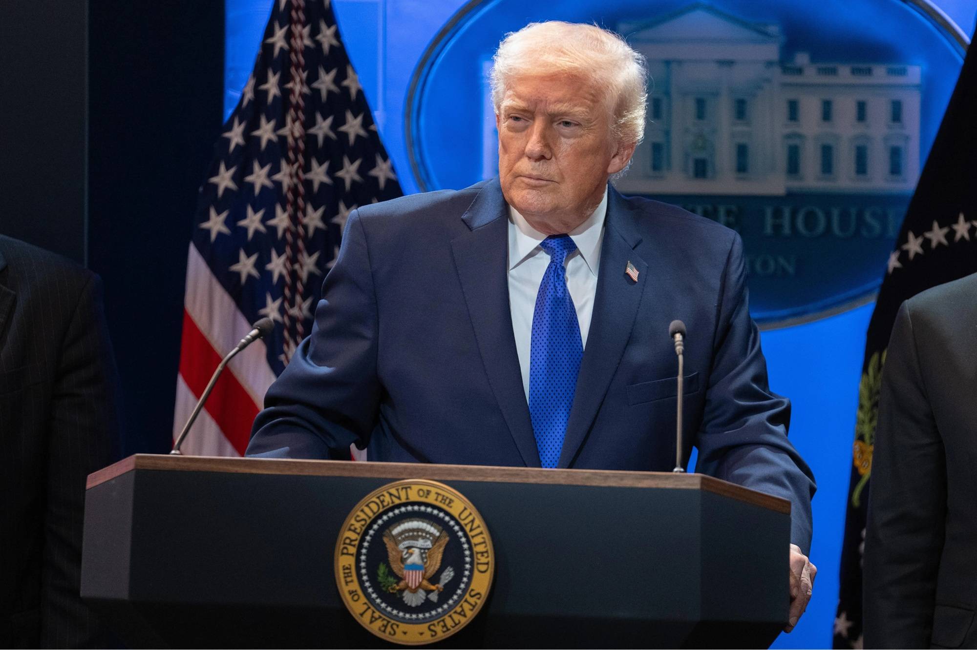 Tổng thống Trump tuyên bố đạt thỏa thuận hòa bình với Iran, mở cửa Eo biển Hormuz插图