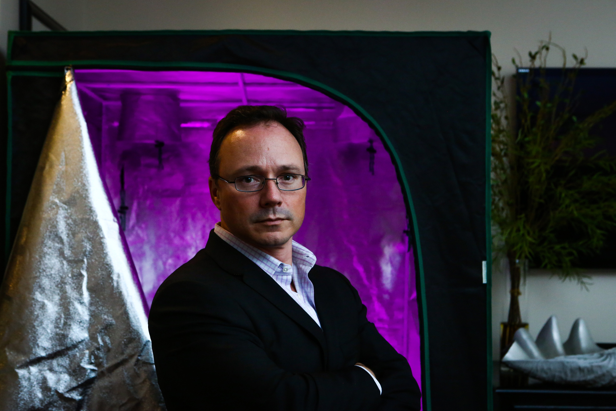 Giám đốc chiến lược của Bitfinex tuyên bố "rửa tay gác kiếm"