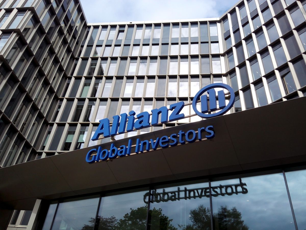 Giám đốc của Allianz Global Investors yêu cầu một lệnh cấm lên tiền điện tử