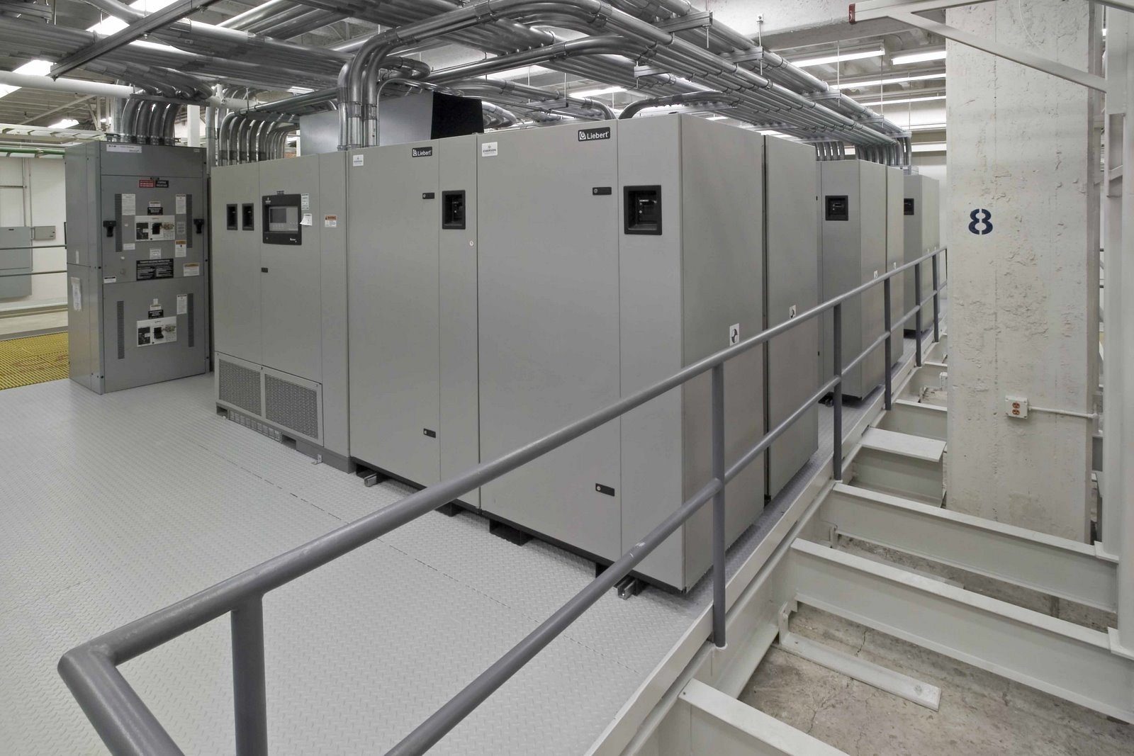 Trung tâm dữ liệu lớn nhất tại một trong những quốc gia cựu thành viên liên bang Sô Viết, BitRiver được mở 1 năm trước ở thành phố Bratsk, Siberia và hiện hầu hết khách hàng đang sử dụng cơ sở này để khai thác Bitcoin.